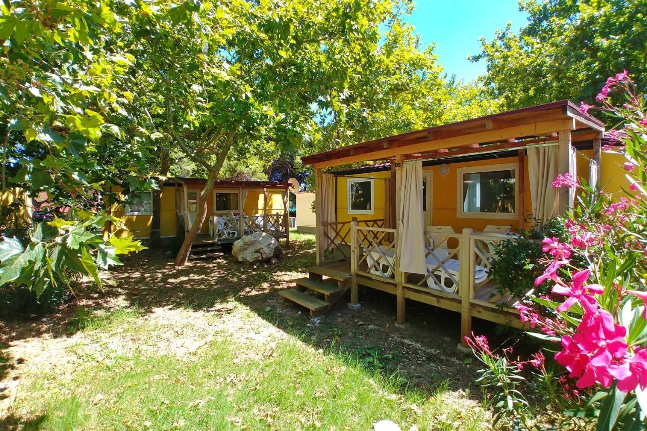 Mobile Homes Camp Perna - Adriatic Kampovi أوروبيتش المظهر الخارجي الصورة
